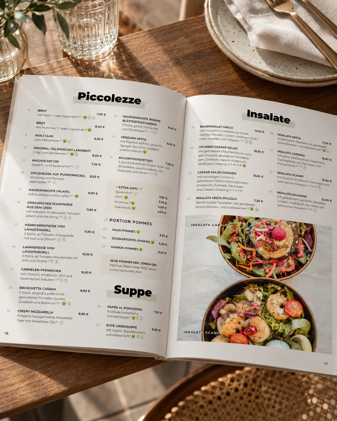 Aufgeschlagene Casbah Speisekarte mit Piccolezze, Insalate und Suppe